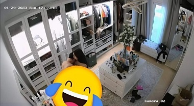 Vợ chồng quấn quýt ân ái cuồng nhiệt trên ghế sofa phòng khách - Không nhịn nổi dục vọng